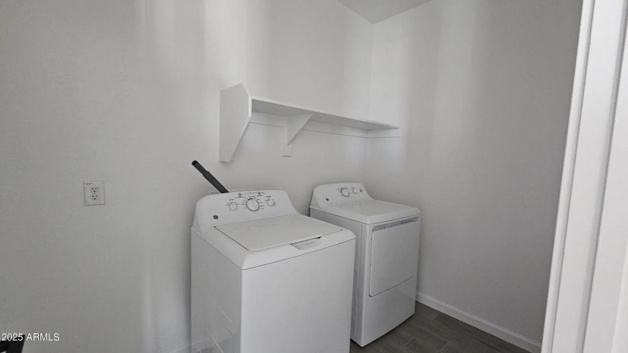 Real Estate Picture 7