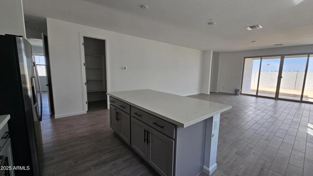 Real Estate Picture 12