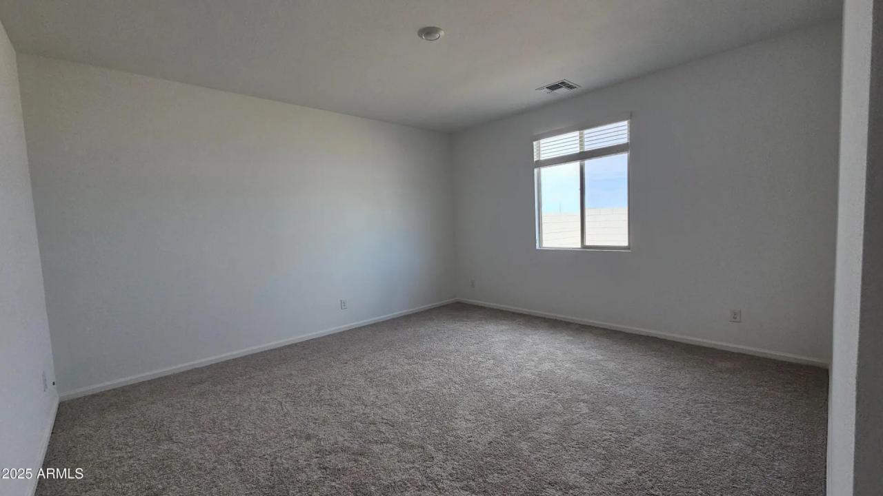 Real Estate Picture 23