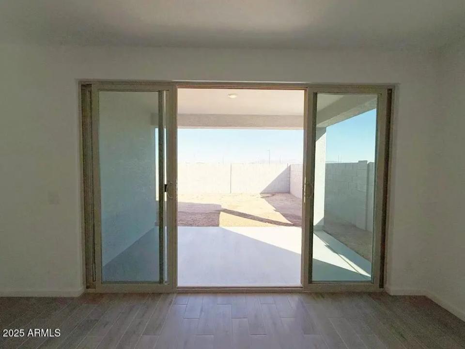 Real Estate Picture 5