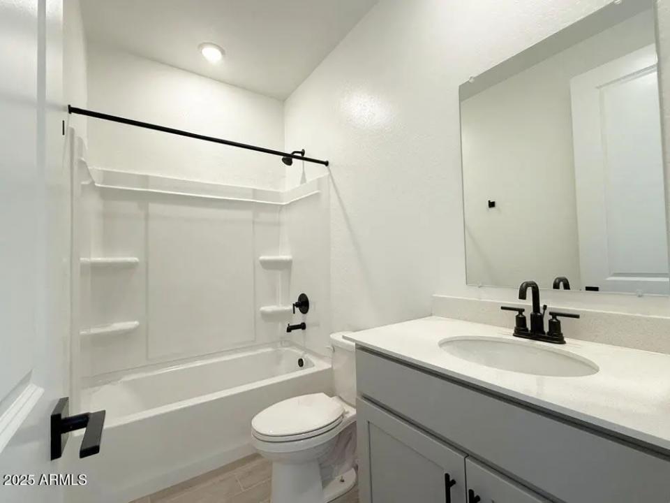 Real Estate Picture 10