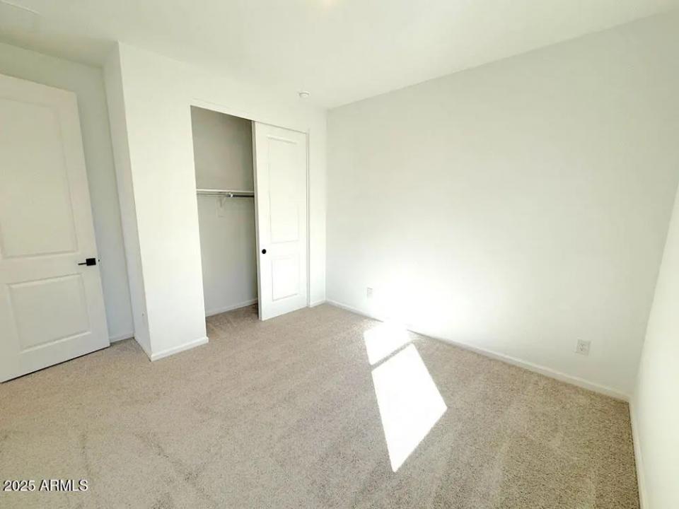 Real Estate Picture 12