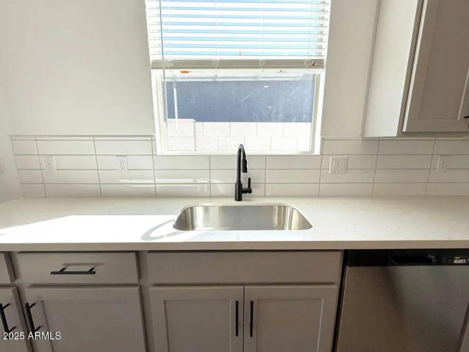 Real Estate Picture 15