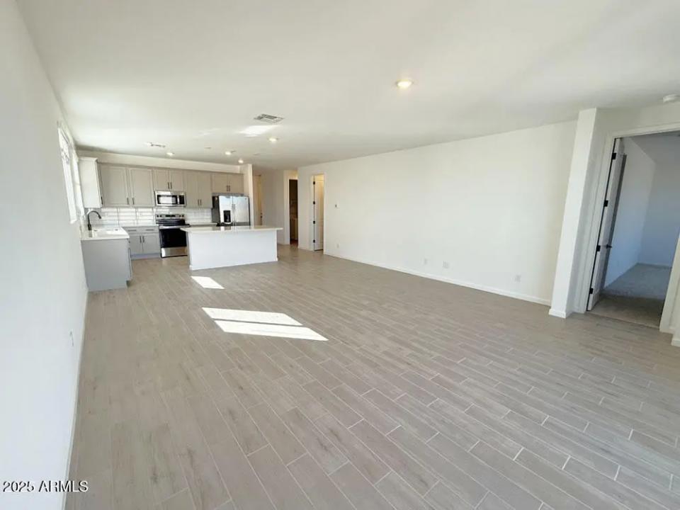 Real Estate Picture 18