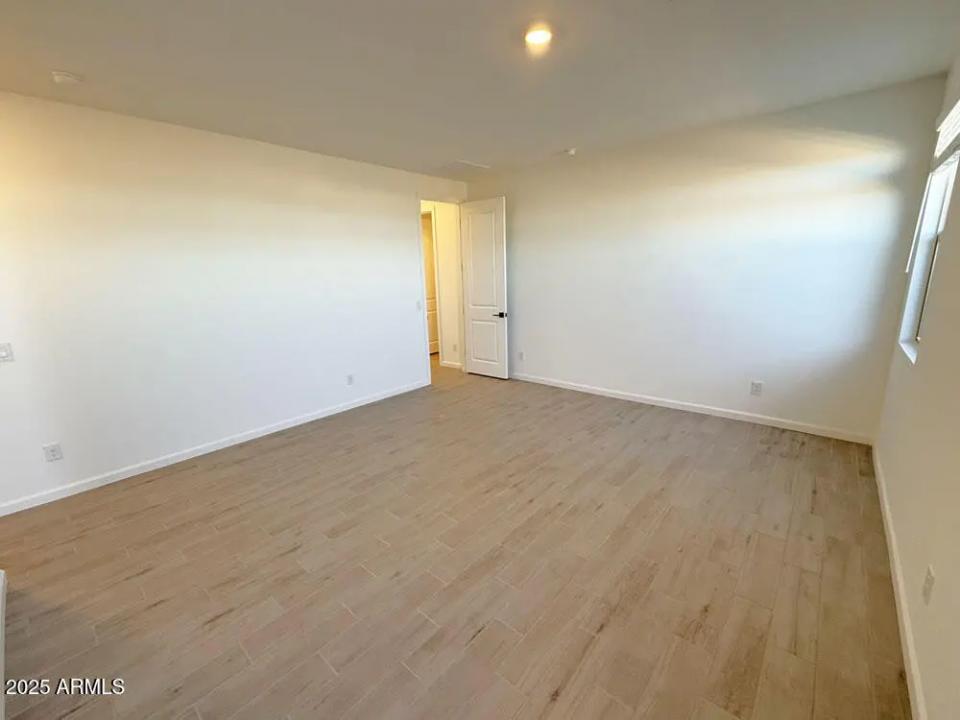 Real Estate Picture 21