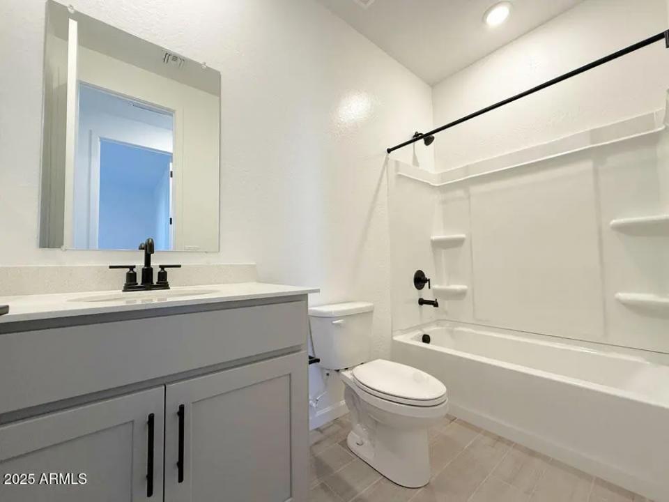 Real Estate Picture 25