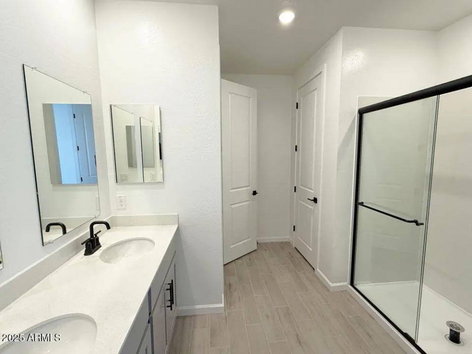 Real Estate Picture 26