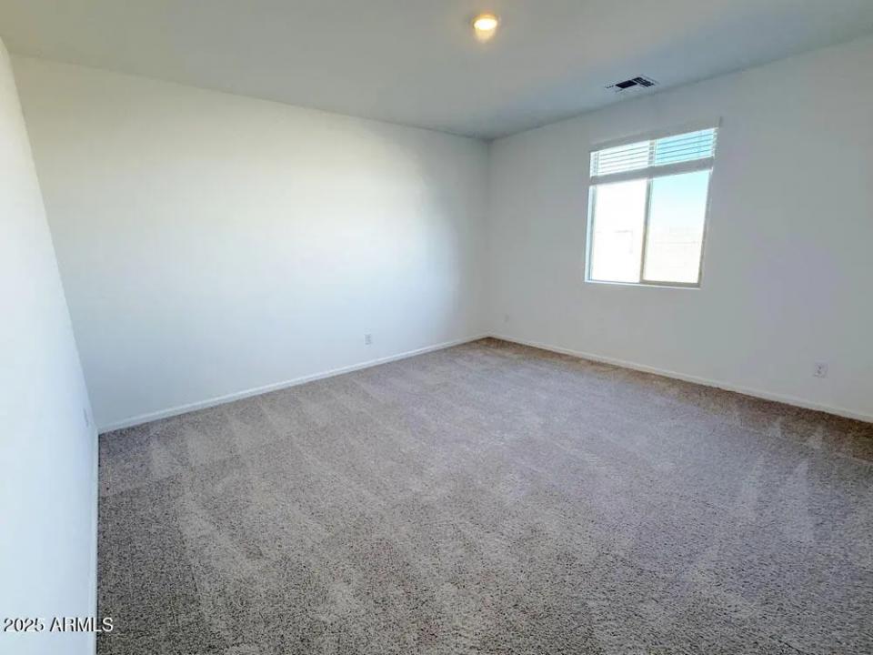 Real Estate Picture 30