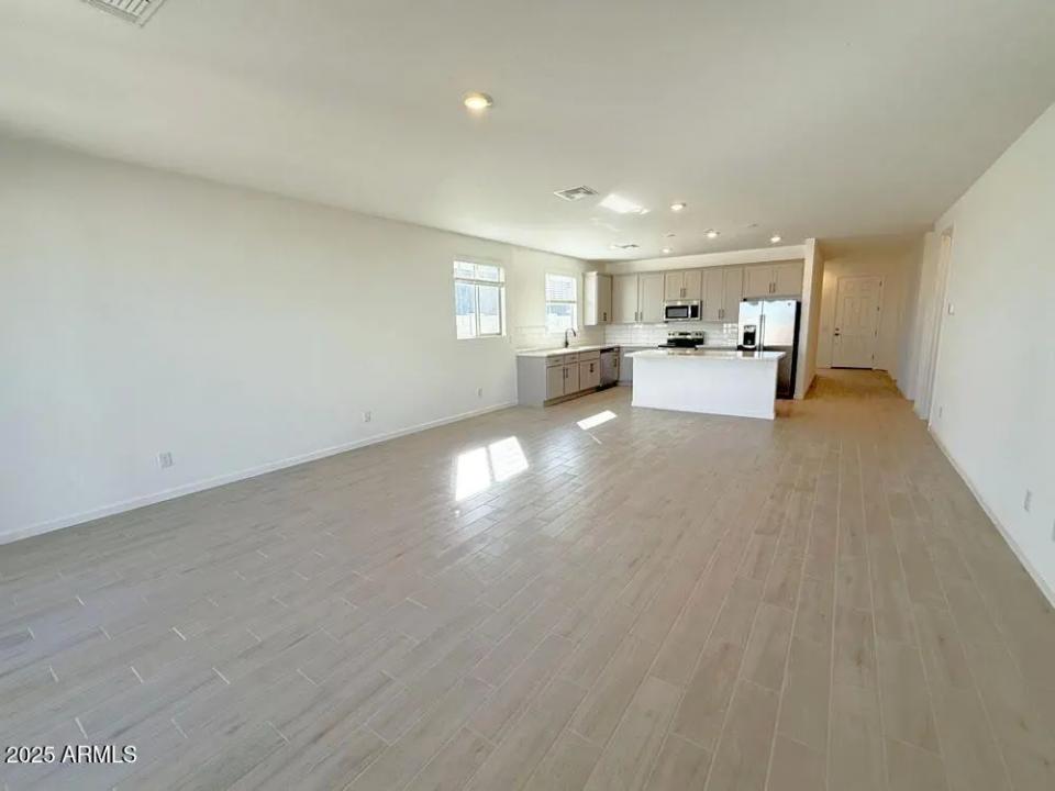 Real Estate Picture 37