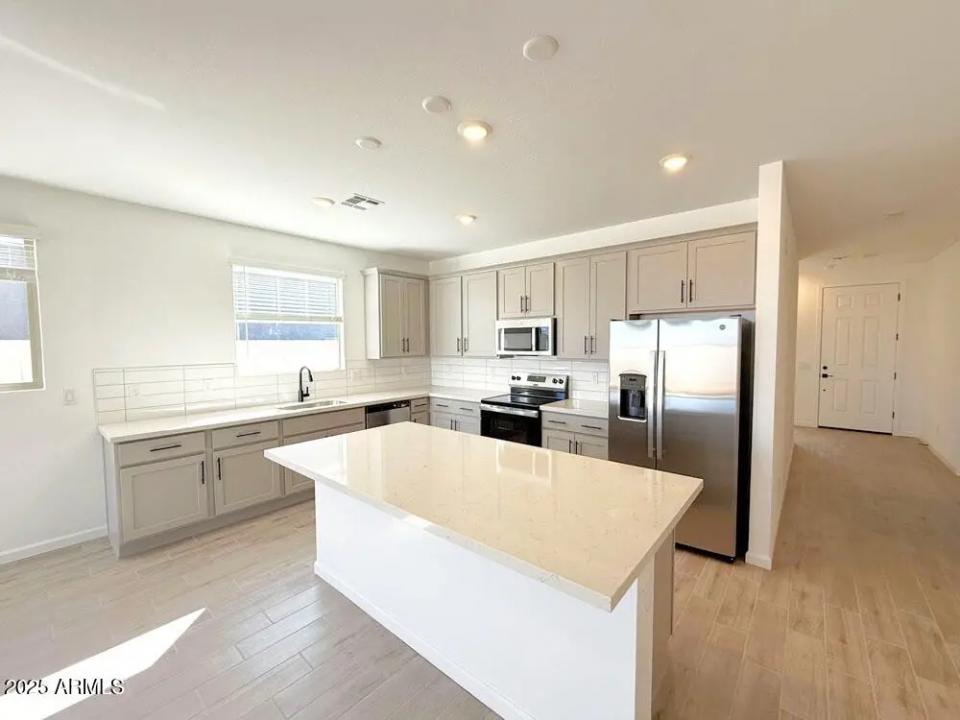 Real Estate Picture 39