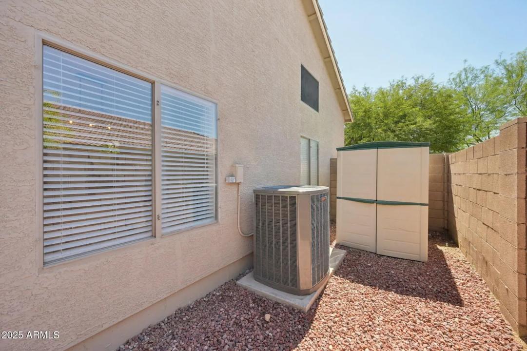 Real Estate Picture 43
