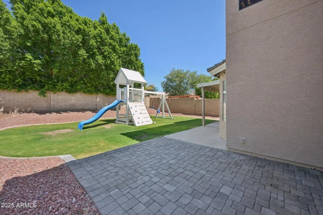 Real Estate Picture 42
