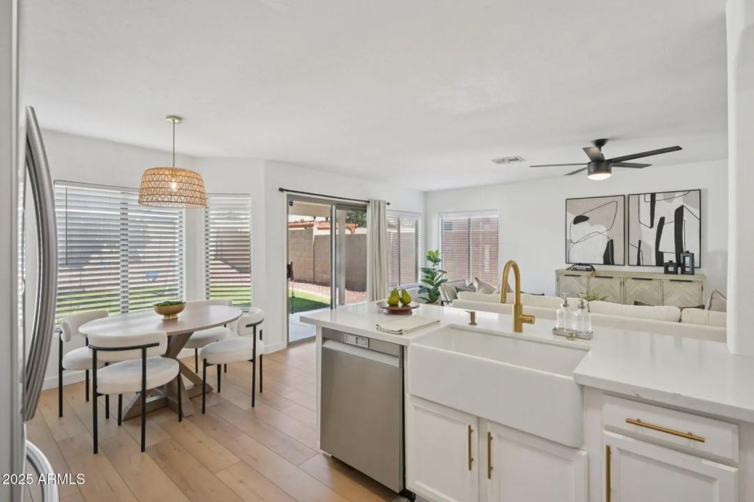 Real Estate Picture 14