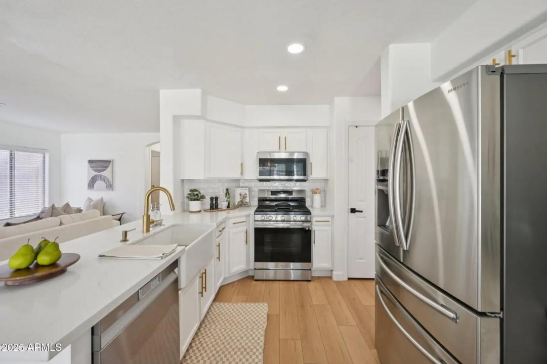 Real Estate Picture 10