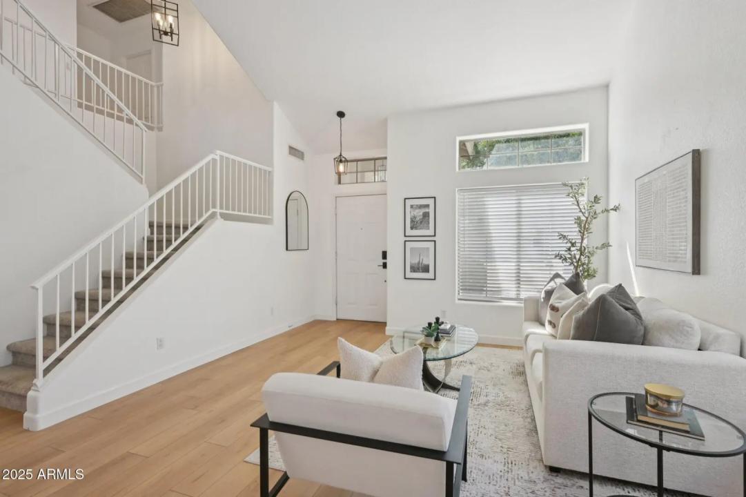 Real Estate Picture 5