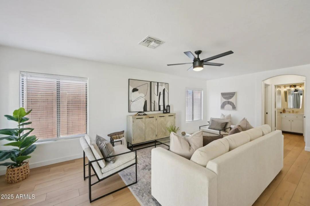 Real Estate Picture 18