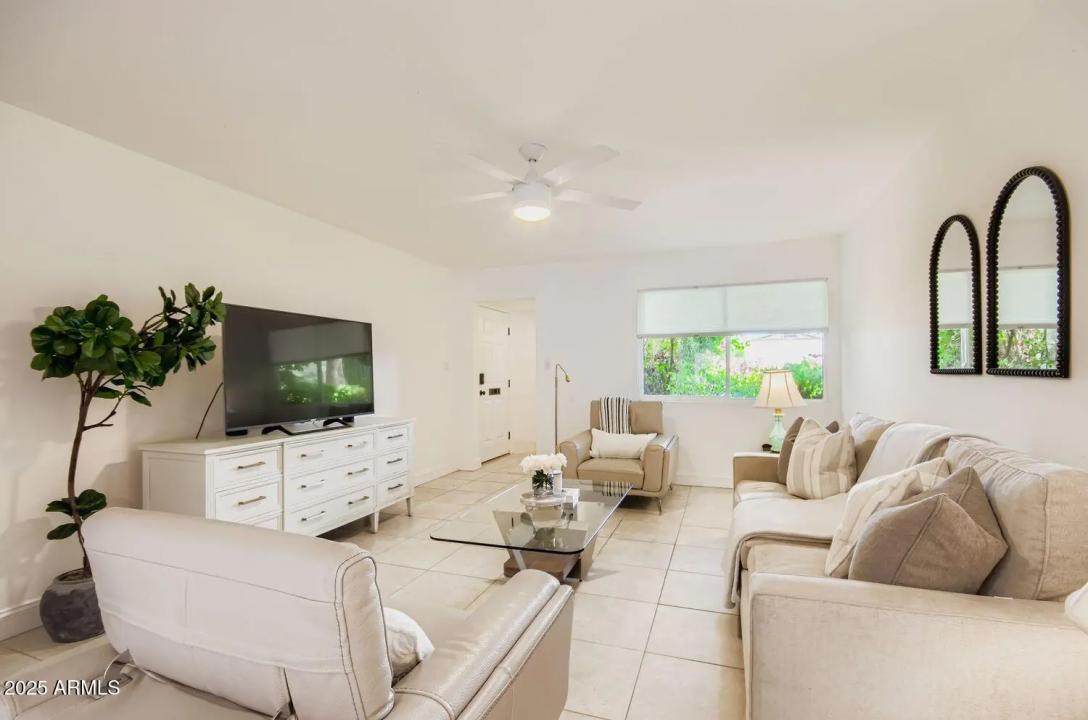Real Estate Picture 3