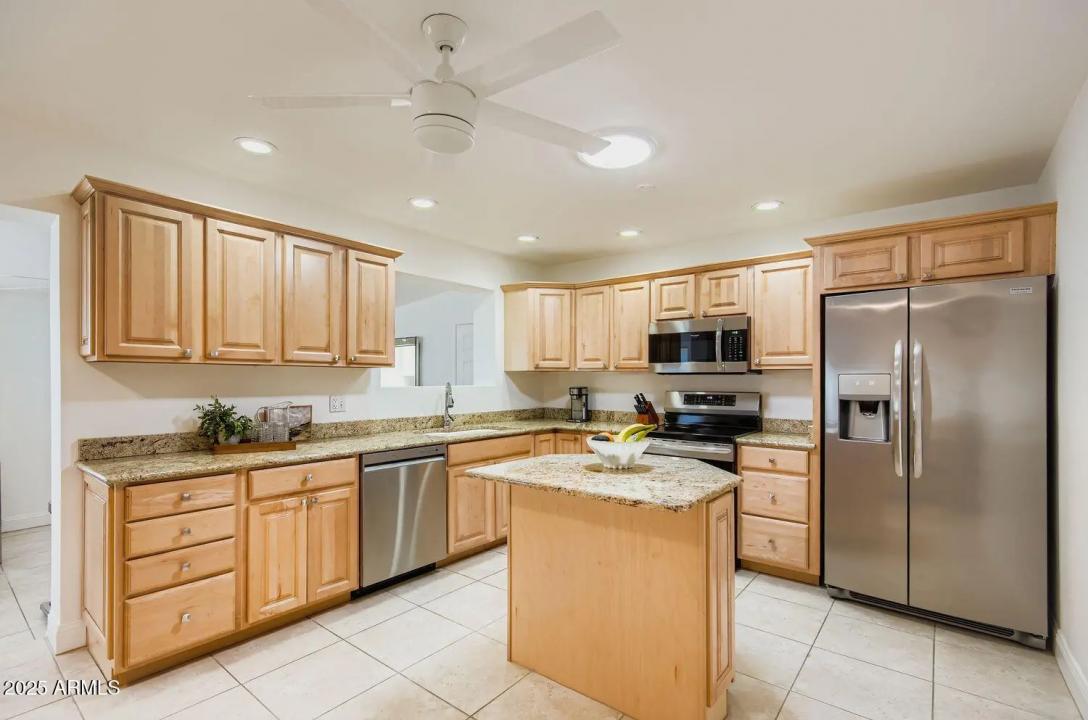 Real Estate Picture 4