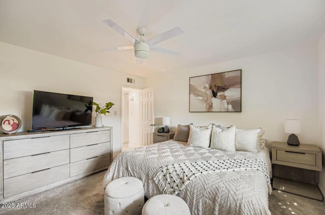 Real Estate Picture 8