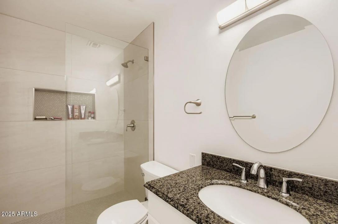 Real Estate Picture 9