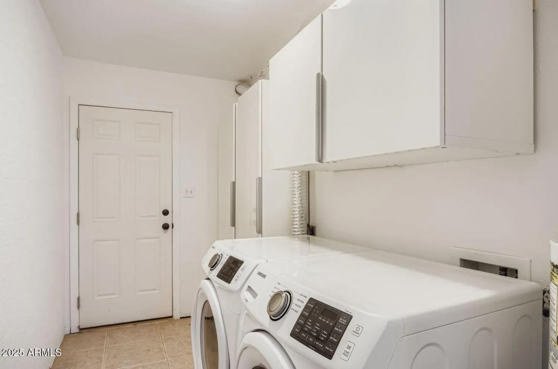 Real Estate Picture 12