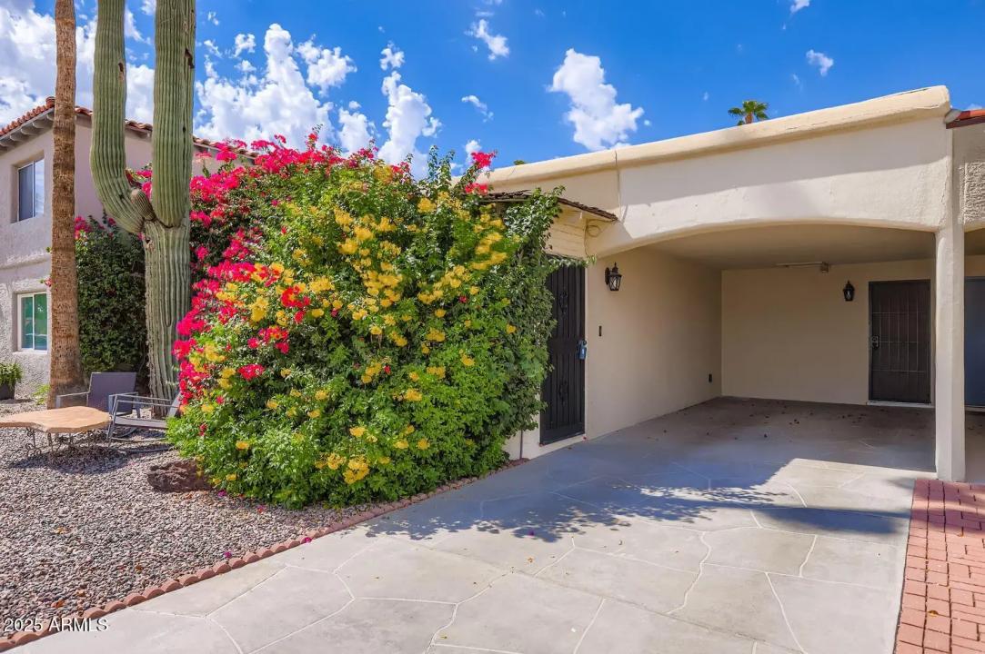 Real Estate Picture 4