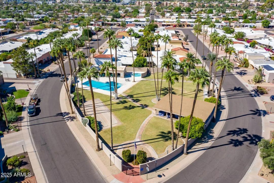 Real Estate Picture 32