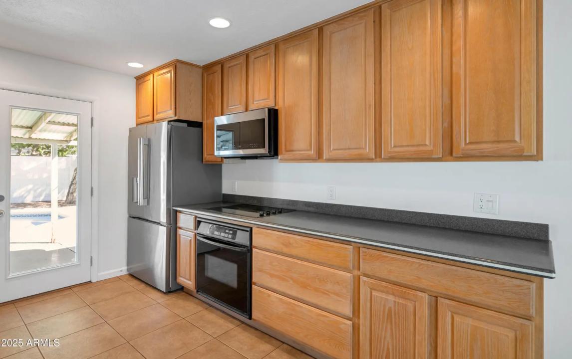 Real Estate Picture 5