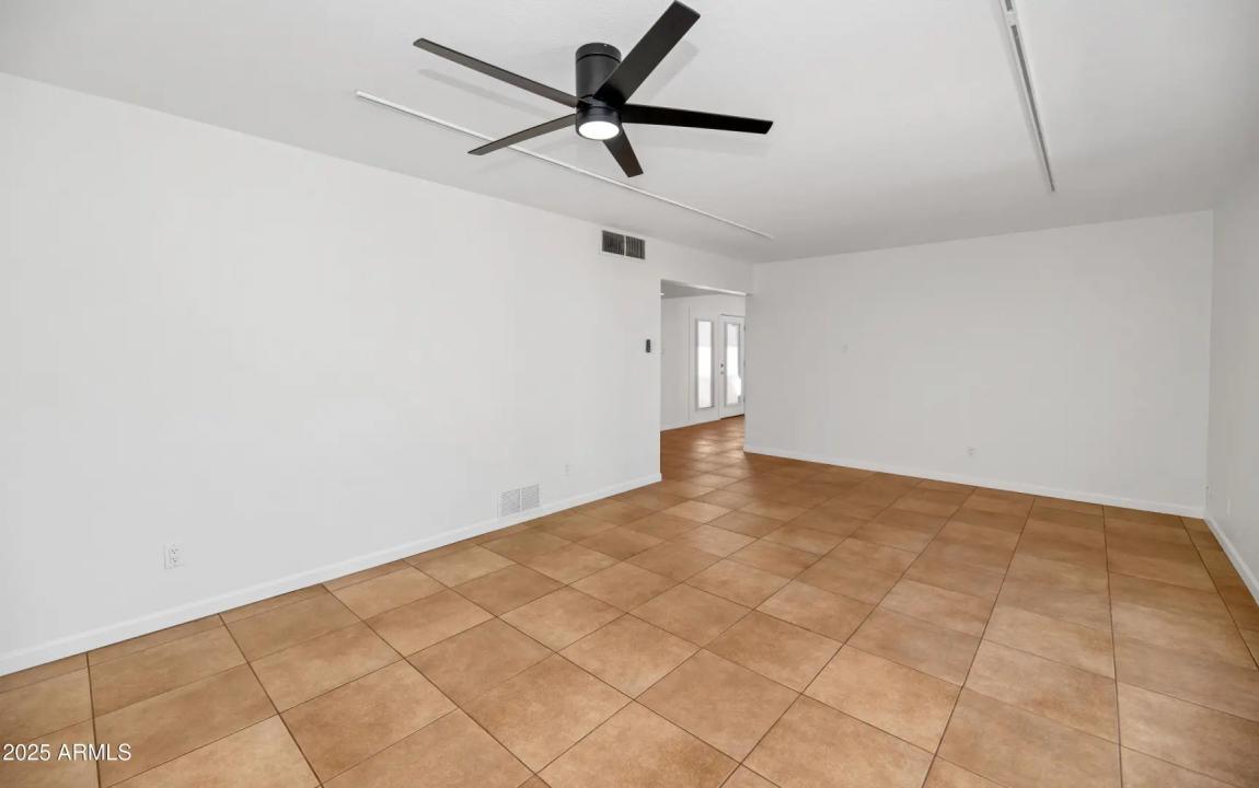 Real Estate Picture 12