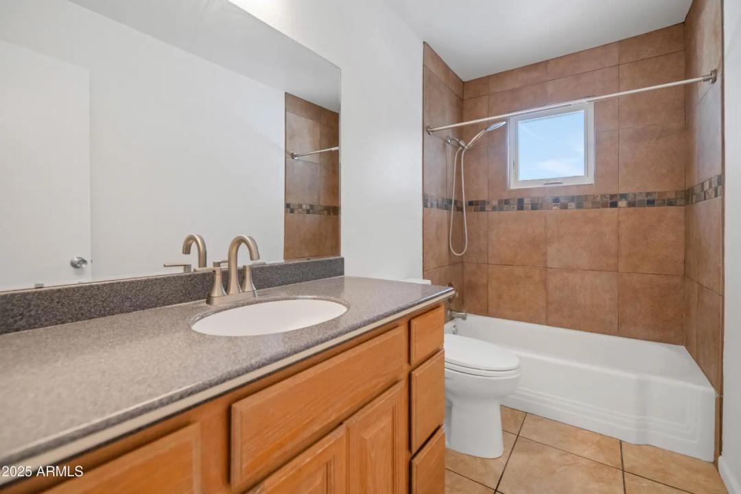 Real Estate Picture 17