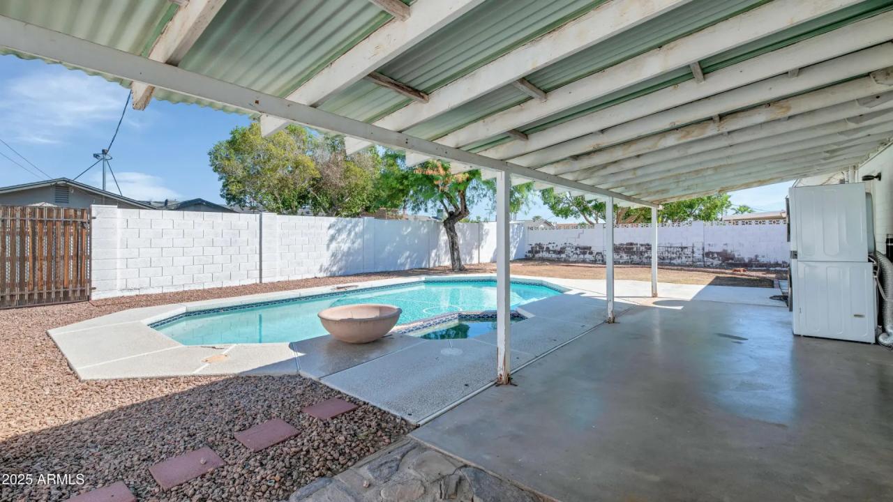 Real Estate Picture 19