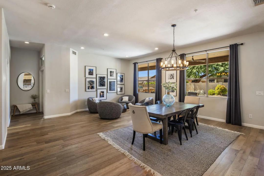 Real Estate Picture 8