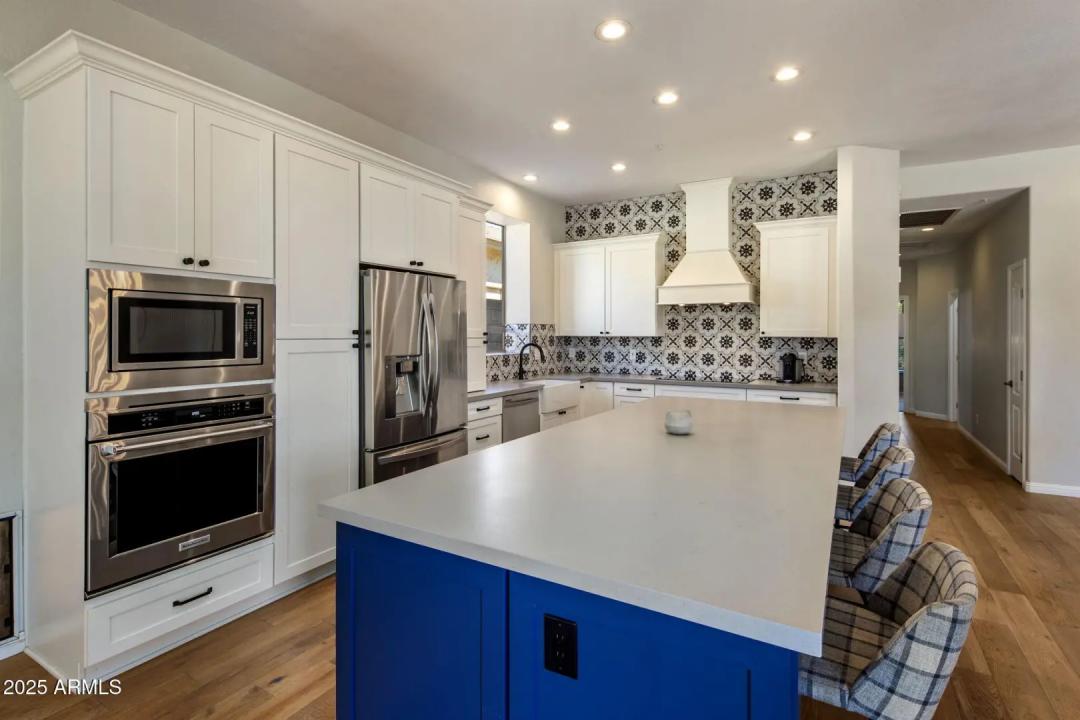 Real Estate Picture 9