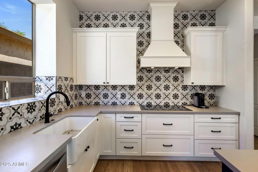 Real Estate Picture 10
