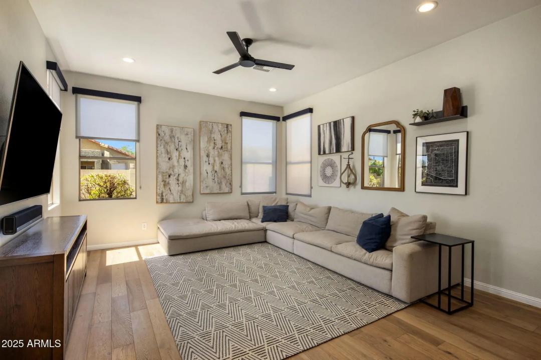 Real Estate Picture 12