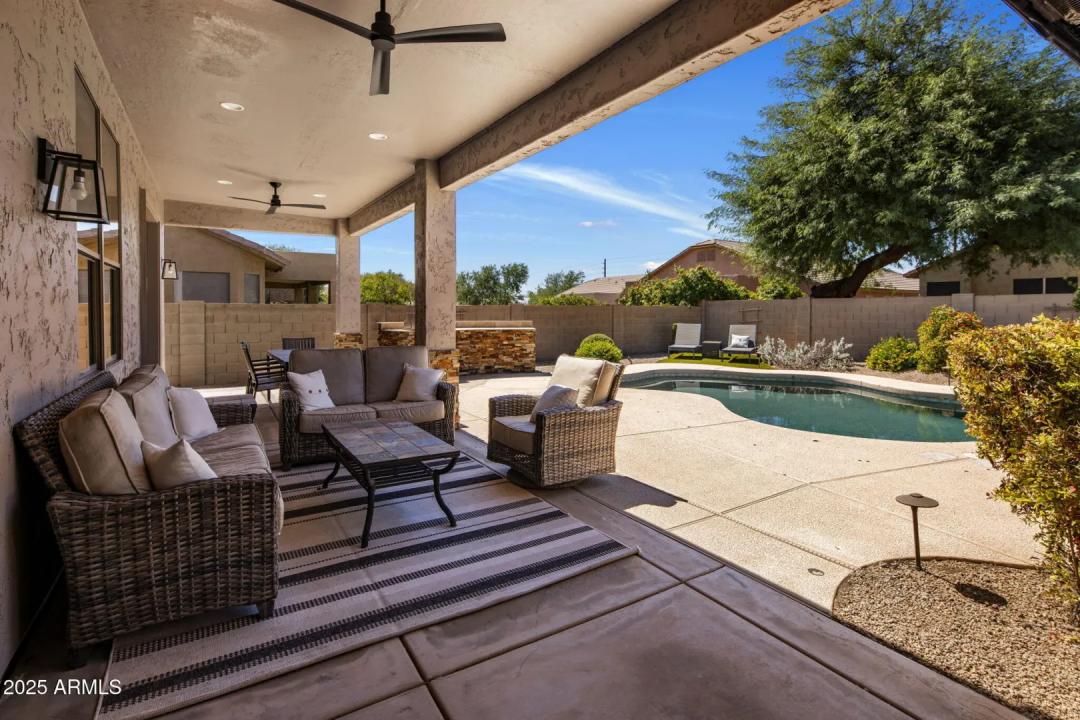 Real Estate Picture 23