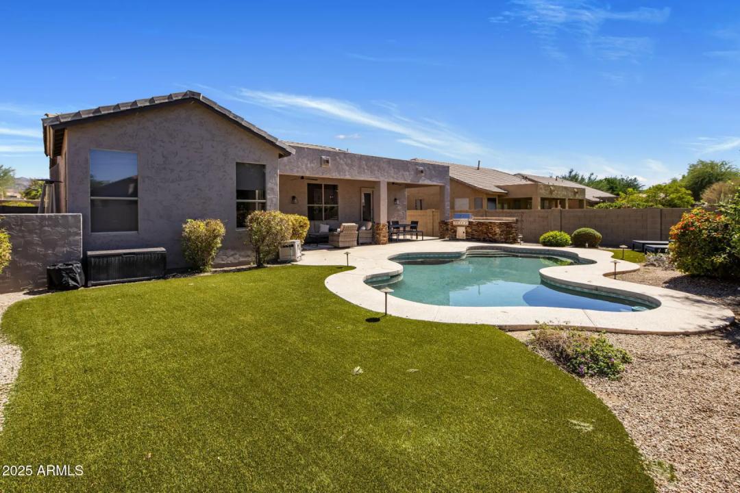 Real Estate Picture 25