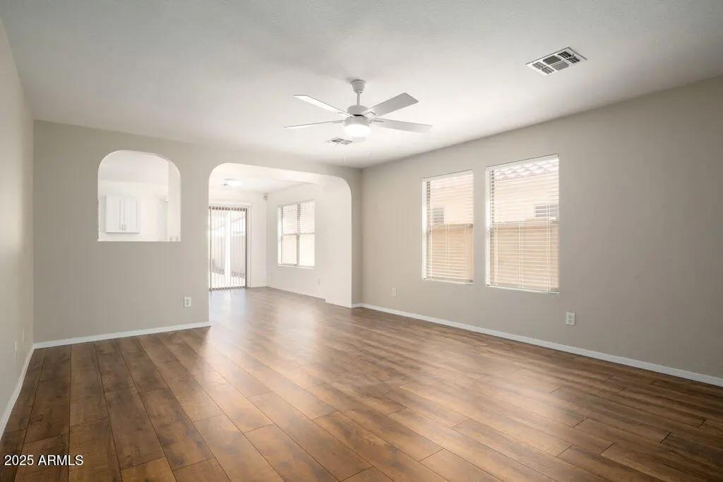 Real Estate Picture 3
