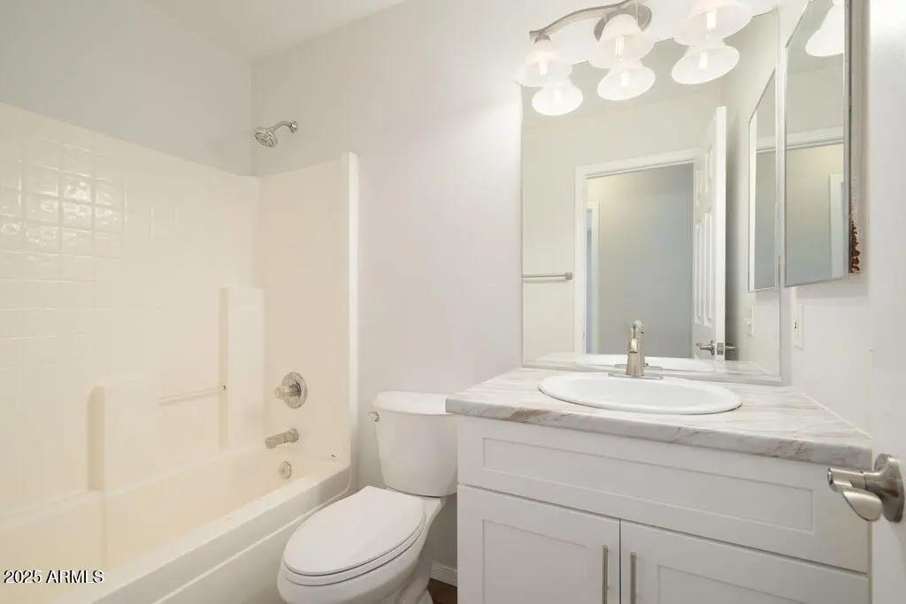 Real Estate Picture 9