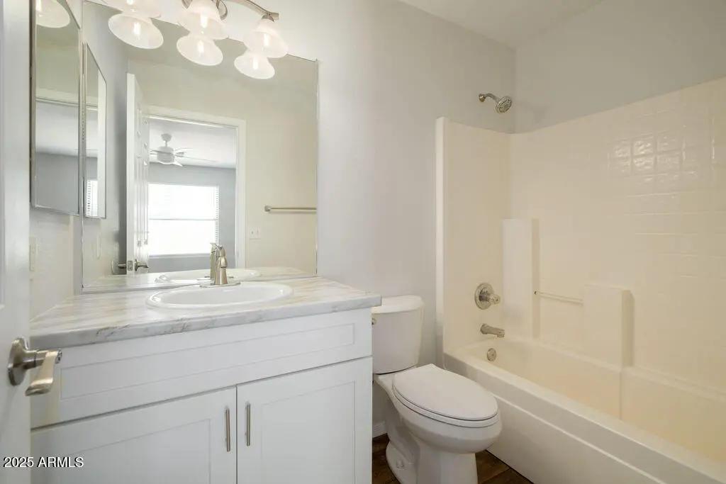 Real Estate Picture 7