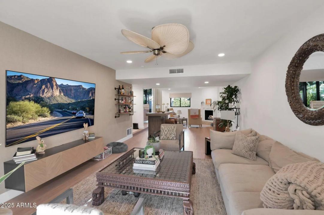 Real Estate Picture 9