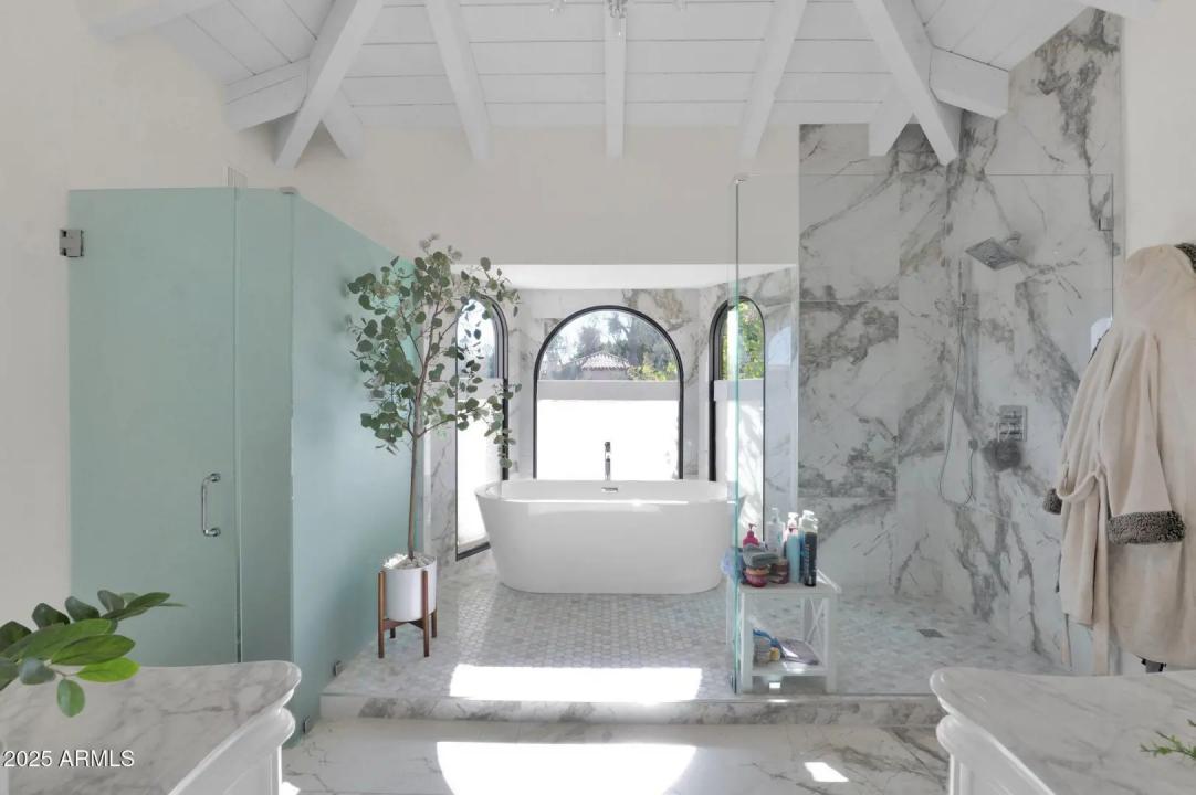 Real Estate Picture 18