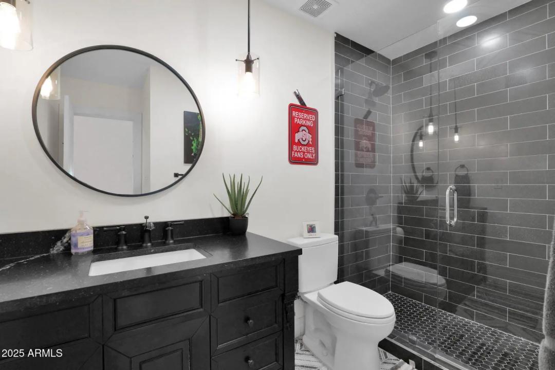 Real Estate Picture 24