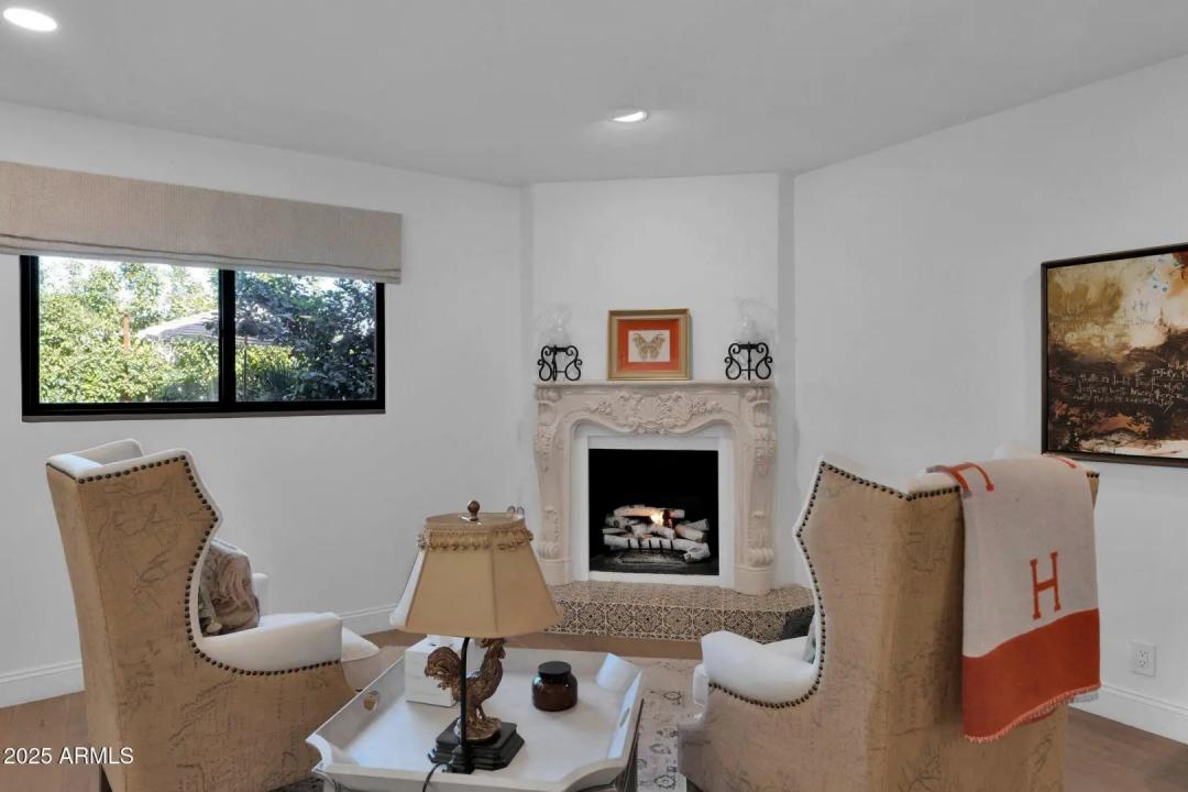 Real Estate Picture 14