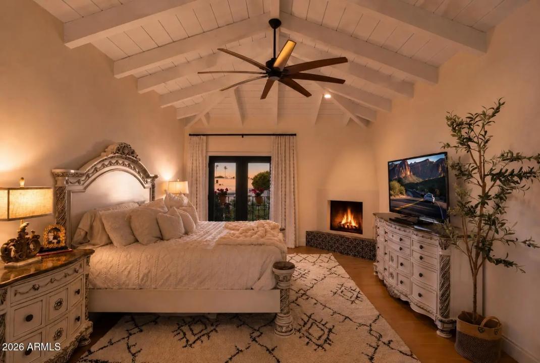 Real Estate Picture 11