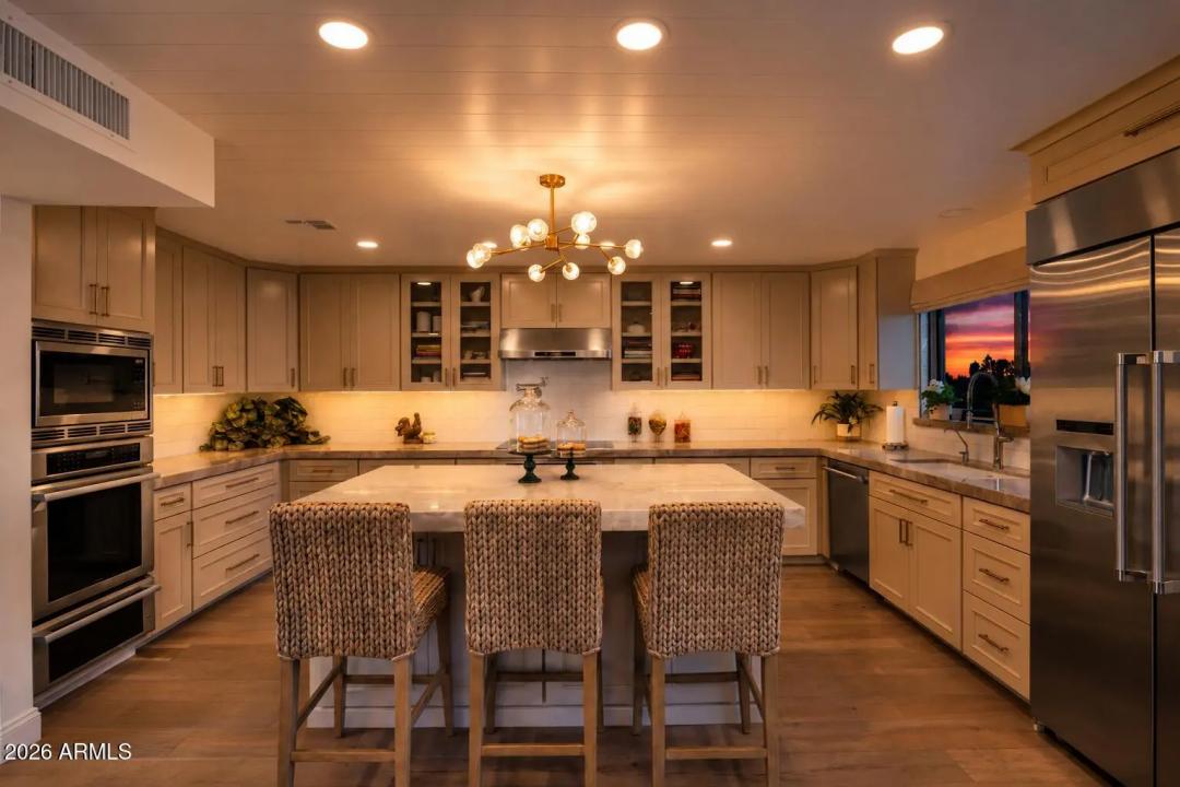 Real Estate Picture 6