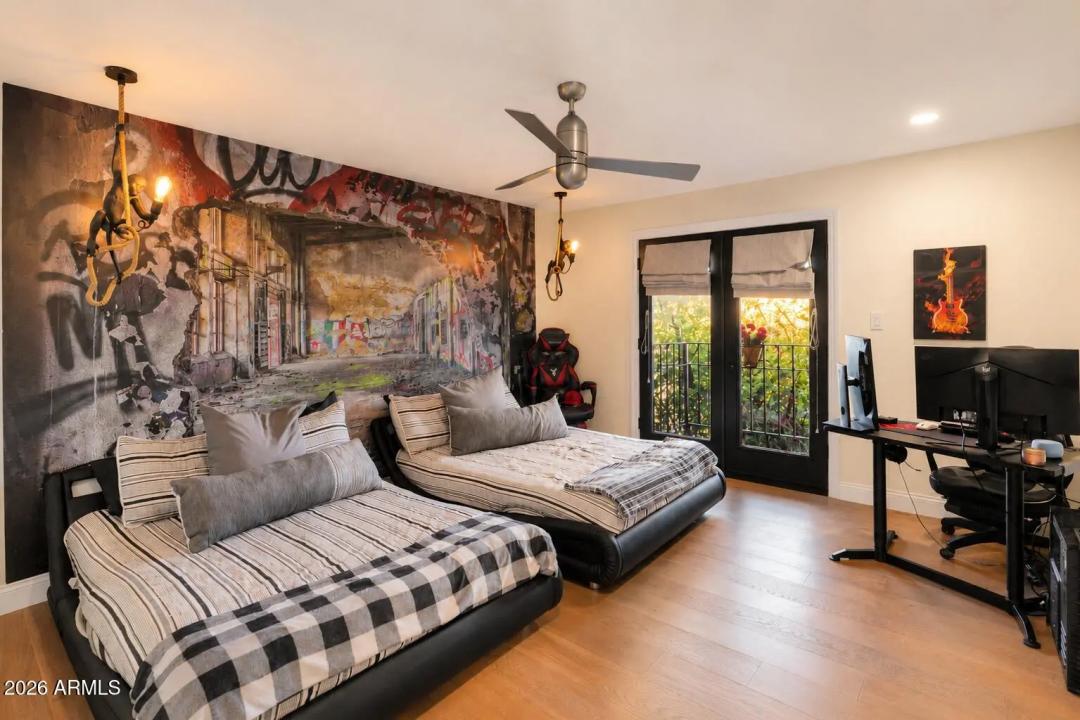 Real Estate Picture 17