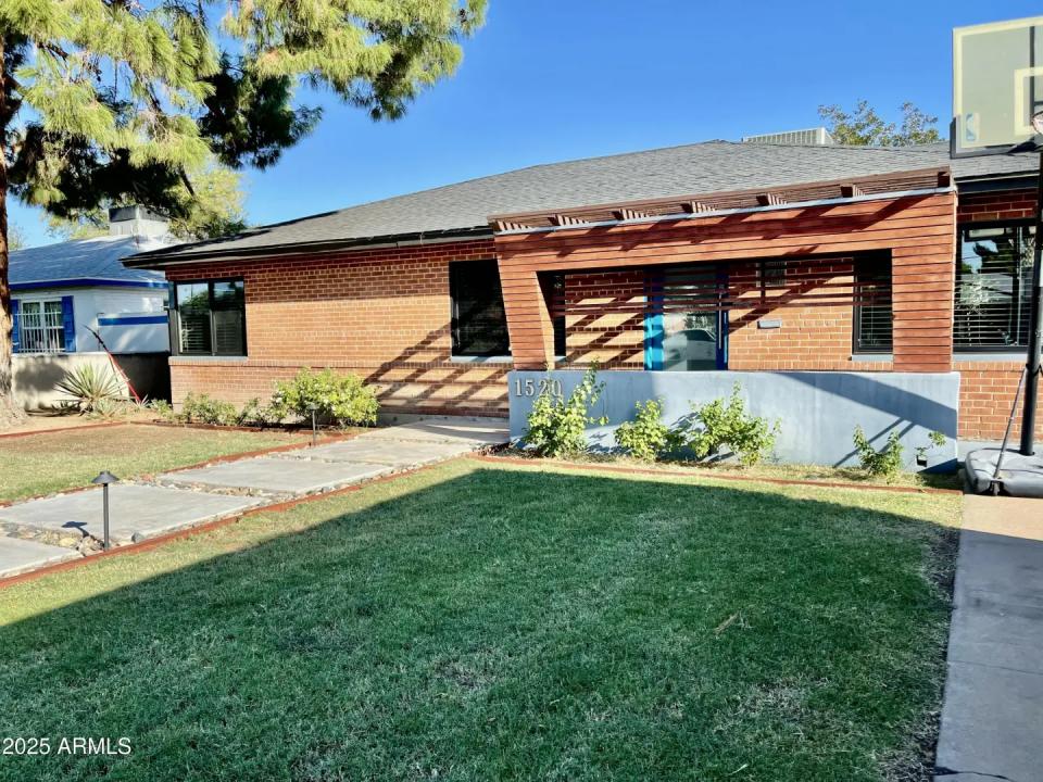 Real Estate Picture 4