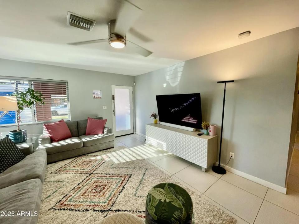Real Estate Picture 8