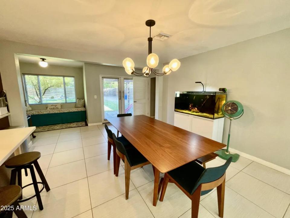 Real Estate Picture 12